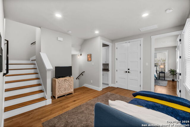 Image 20 of 38 For 311 Evergreen St #4 E