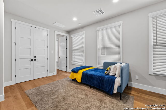 Image 21 of 38 For 311 Evergreen St #4 E