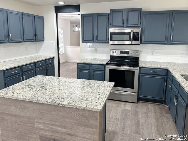 Image 20 of 41 For 16718 Stoney Glade