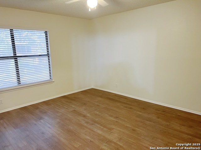 Image 27 of 41 For 16718 Stoney Glade