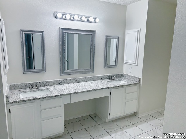 Image 31 of 41 For 16718 Stoney Glade