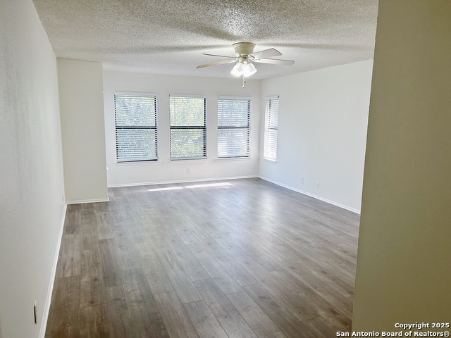 Image 33 of 41 For 16718 Stoney Glade