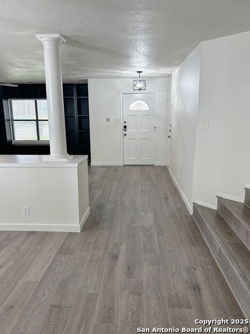 Image 4 of 41 For 16718 Stoney Glade