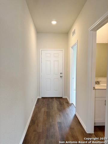 Image 2 of 26 For 10247 Band Wagon