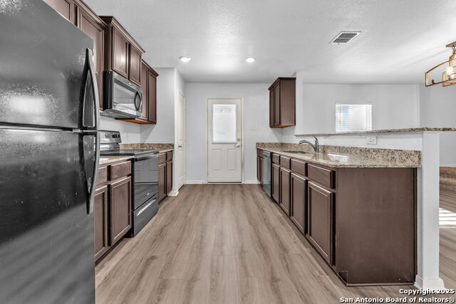 Image 10 of 27 For 6122 Lakefront