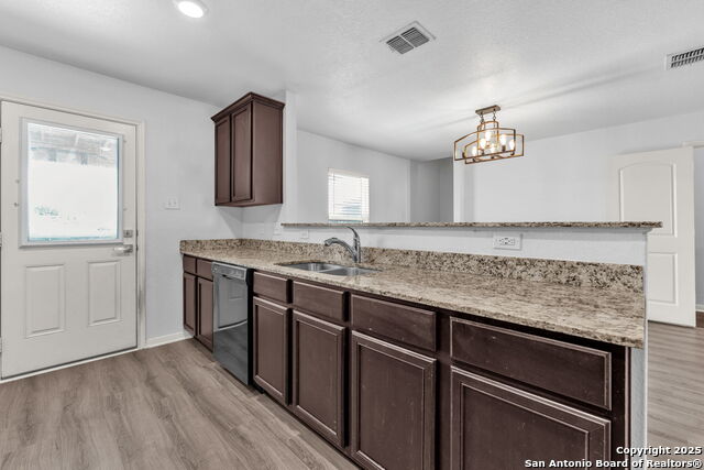 Image 12 of 27 For 6122 Lakefront