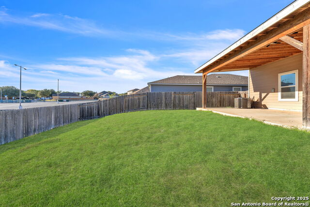 Image 25 of 27 For 6122 Lakefront