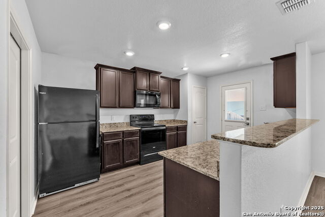 Image 3 of 27 For 6122 Lakefront