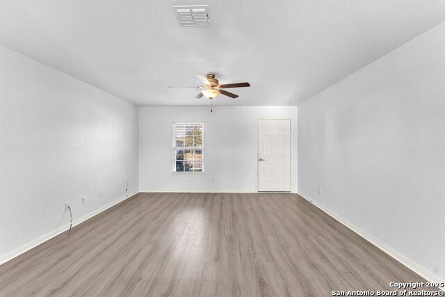 Image 8 of 27 For 6122 Lakefront