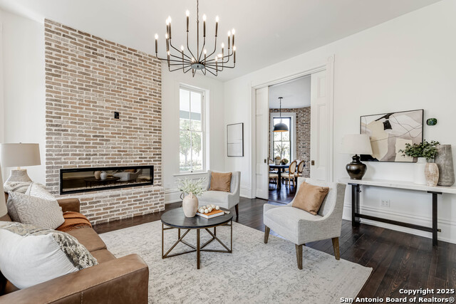 Listing photo id 8 for 1231 Alamo S