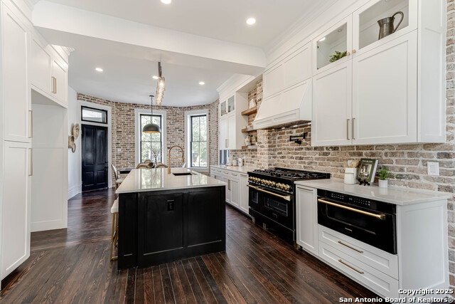 Listing photo id 11 for 1231 Alamo S