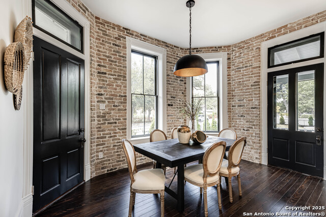 Listing photo id 14 for 1231 Alamo S