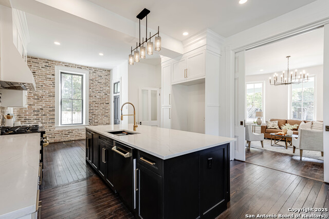 Listing photo id 16 for 1231 Alamo S