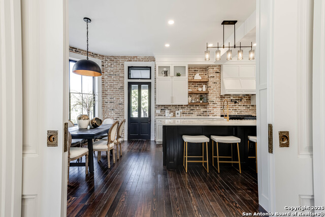 Listing photo id 17 for 1231 Alamo S