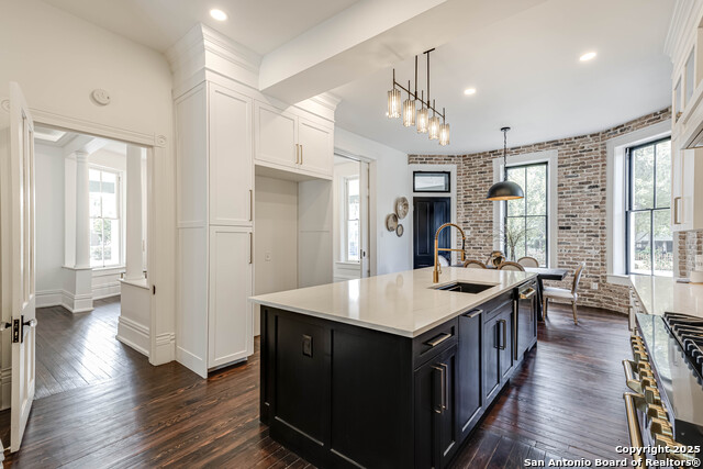 Listing photo id 18 for 1231 Alamo S