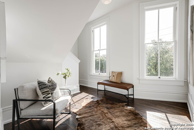 Listing photo id 33 for 1231 Alamo S