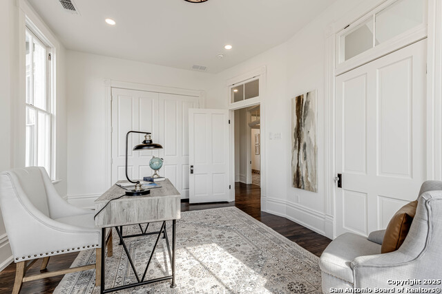 Listing photo id 36 for 1231 Alamo S