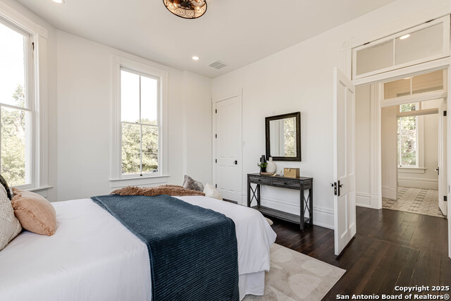 Listing photo id 38 for 1231 Alamo S