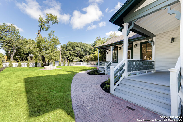 Listing photo id 46 for 1231 Alamo S