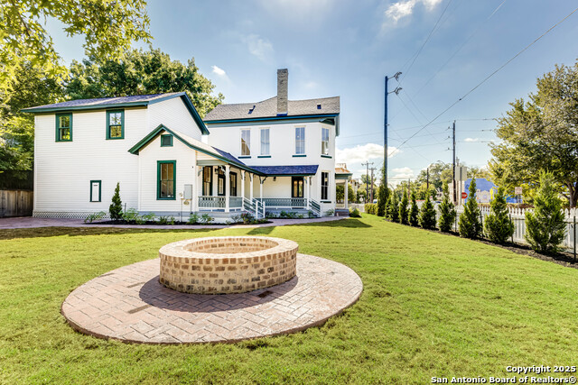 Listing photo id 47 for 1231 Alamo S