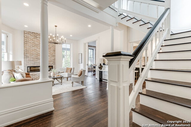 Listing photo id 3 for 1231 Alamo S