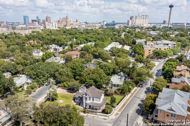 Listing photo id 48 for 1231 Alamo S