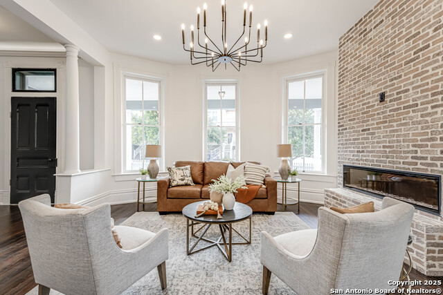 Listing photo id 7 for 1231 Alamo S