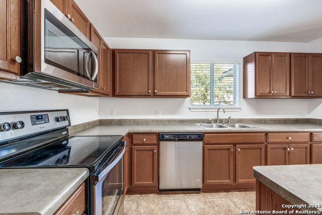 Image 11 of 30 For 455 Walnut  