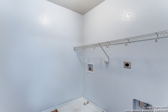 Image 19 of 30 For 455 Walnut  