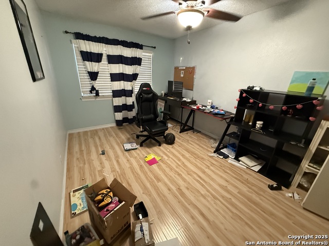 Listing photo id 6 for 10807 Crown View