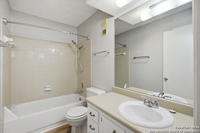 Image 15 of 27 For 3843 Barrington 169