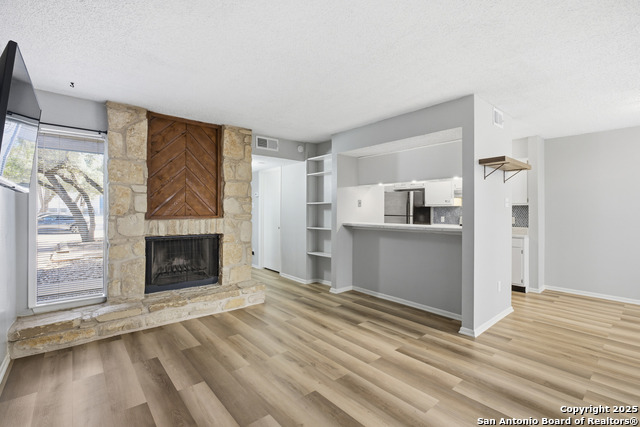 Image 4 of 27 For 3843 Barrington 169