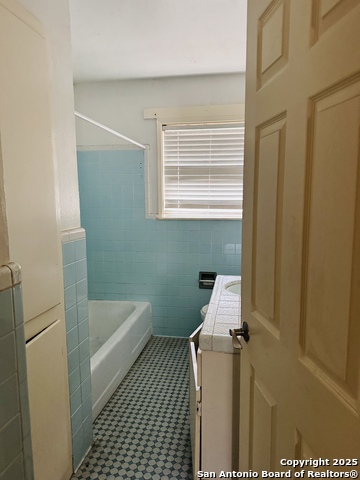 Image 10 of 22 For 107 Crestline