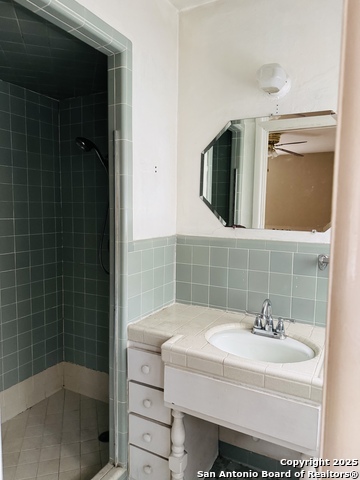 Image 15 of 22 For 107 Crestline