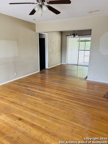 Image 4 of 22 For 107 Crestline