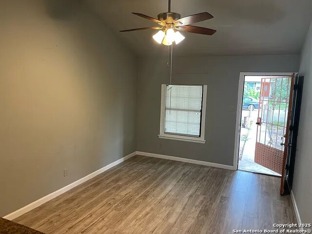 Image 2 of 6 For 6605 Spring Lark