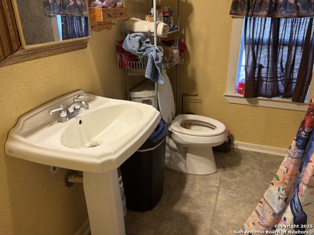 Image 16 of 24 For 1350 Fm 538