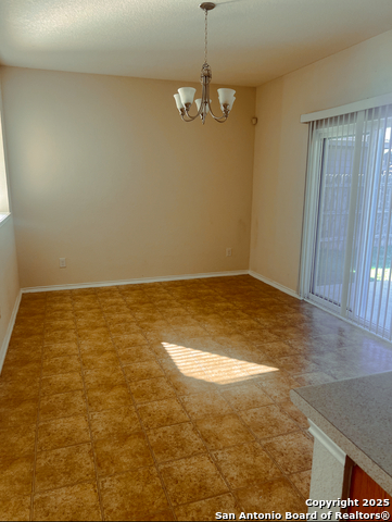 Listing photo id 3 for 9927 Tampke  