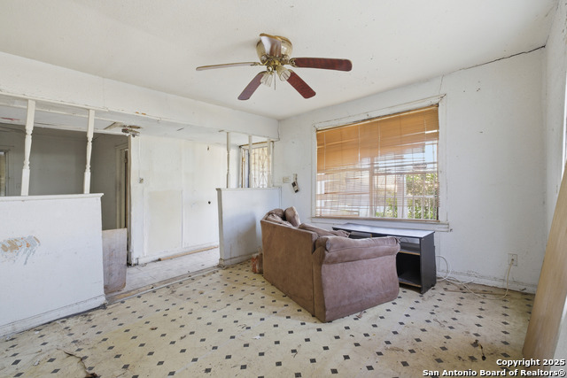 Listing photo id 8 for 4234 San Luis