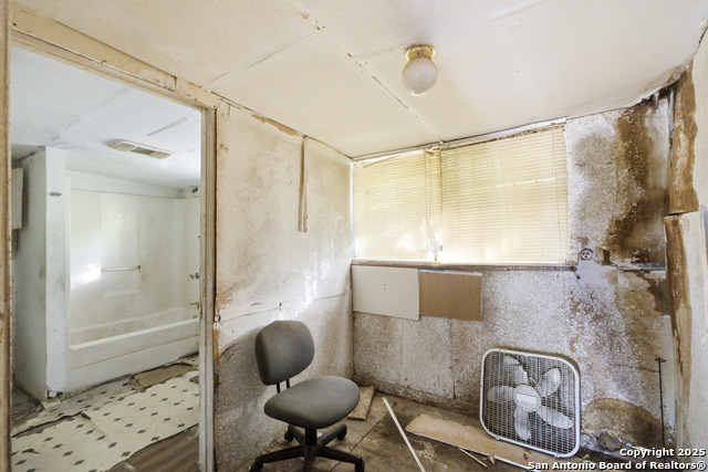 Listing photo id 17 for 4234 San Luis