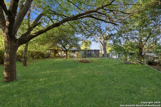 Listing photo id 21 for 4234 San Luis