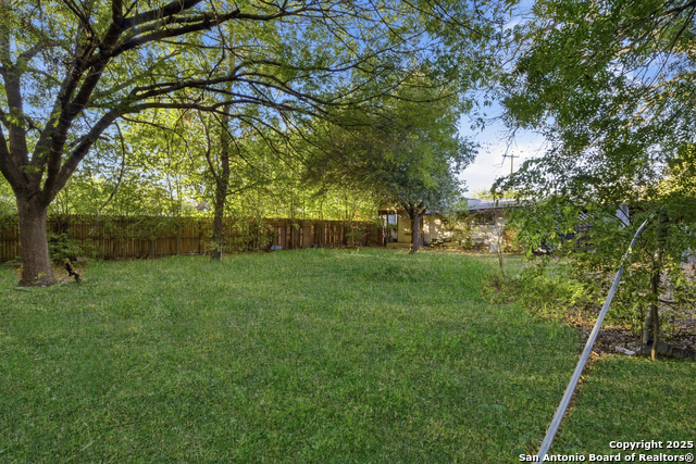 Listing photo id 22 for 4234 San Luis