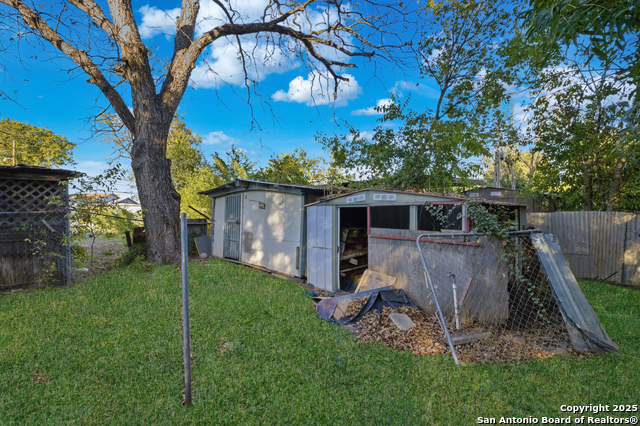 Listing photo id 23 for 4234 San Luis