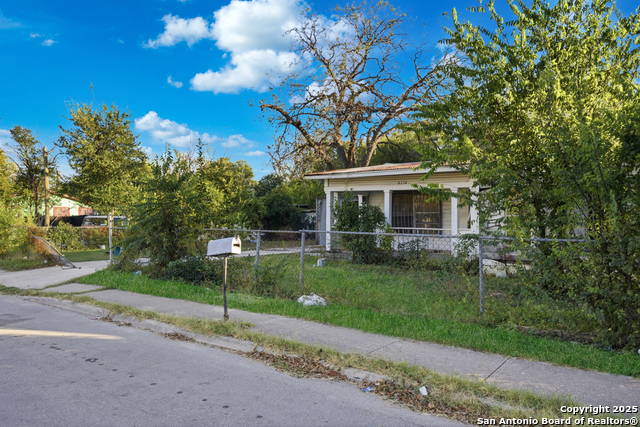 Listing photo id 1 for 4234 San Luis