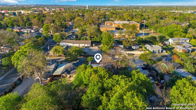 Listing photo id 29 for 4234 San Luis