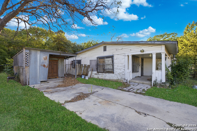 Listing photo id 4 for 4234 San Luis