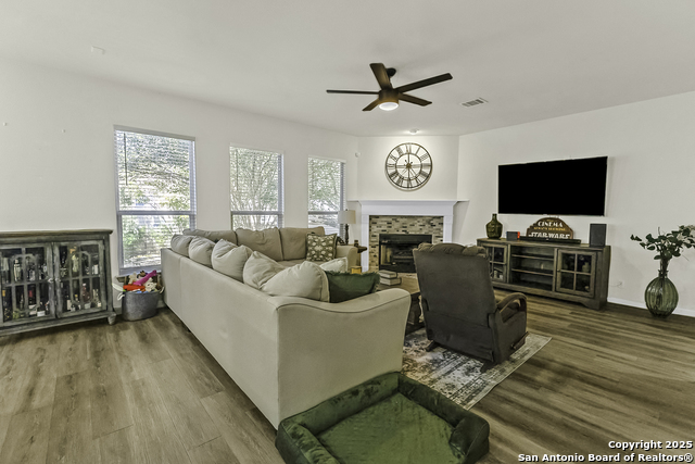 Image 10 of 26 For 923 Calico Garden