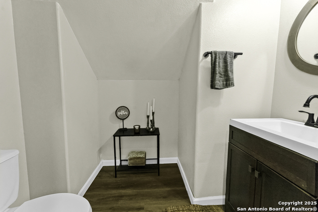 Image 12 of 26 For 923 Calico Garden