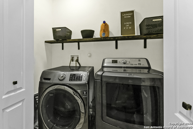 Image 13 of 26 For 923 Calico Garden