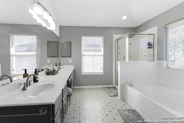 Image 16 of 26 For 923 Calico Garden